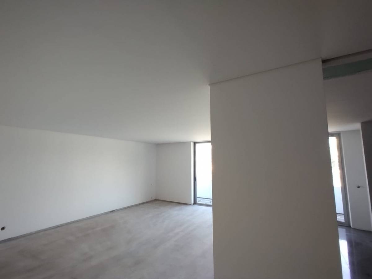 LuisPintor - Matosinhos - Interior Wall Addition