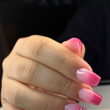 Su_naildisegner - Loures - Manicura y pedicura