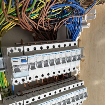 Warlen Medeiros - Engenheiro Eletrotécnico - Amadora - Sistemas Telefónicos
