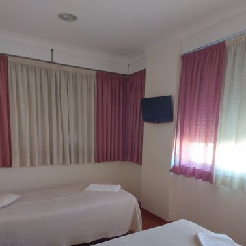 SRS - Sintra - Window Blinds Cleaning