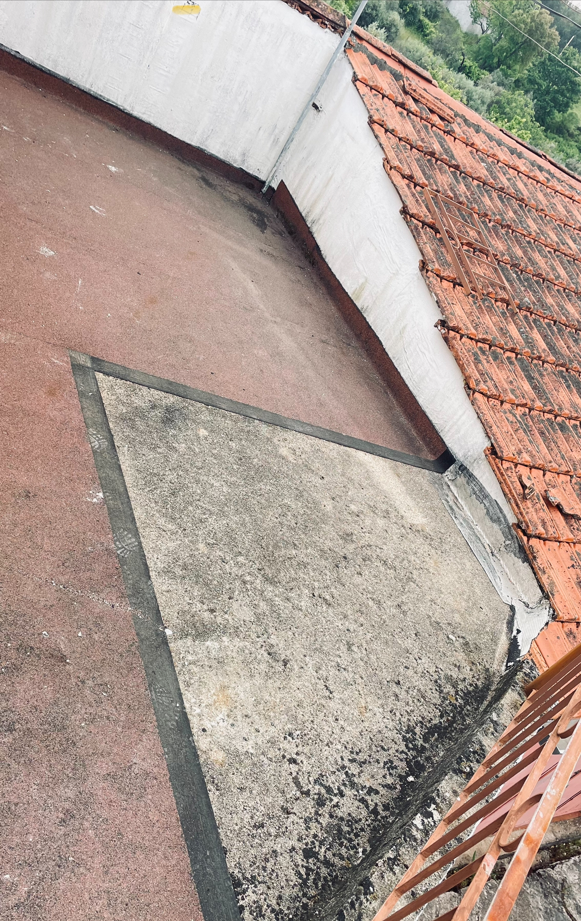 VSHome - Remodelações - Alcobaça - Spüle und Wasserhahn montieren