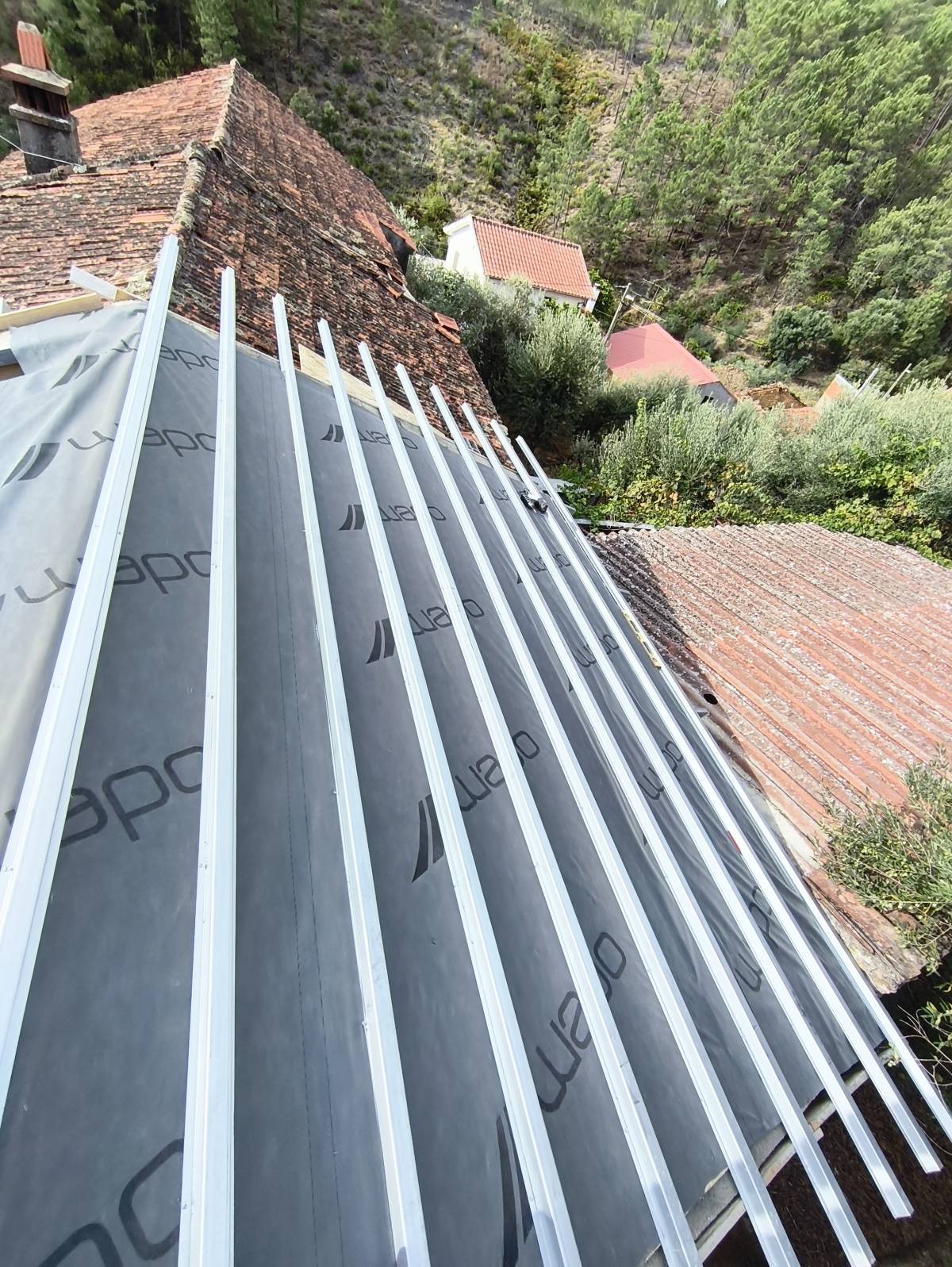 First Hand - Castelo Branco - Zentrale Klimaanlage warten