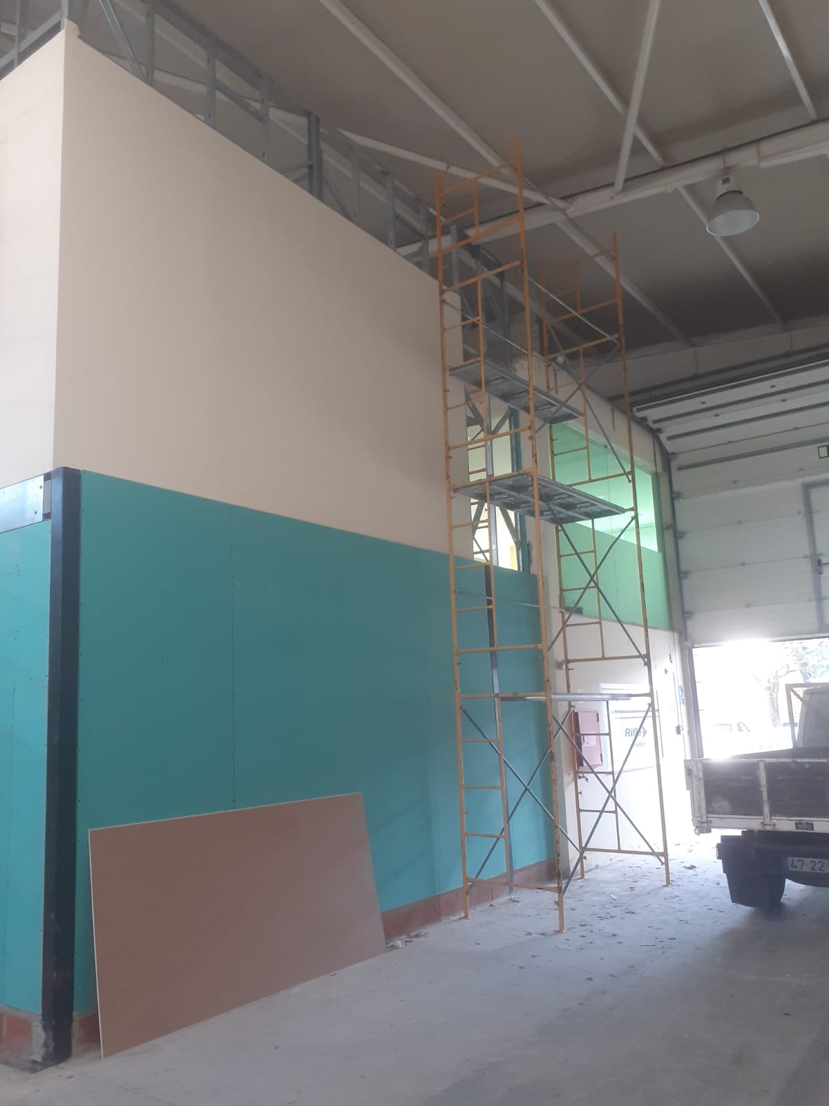 Área maintenance - Maia - Remodelação de Armários