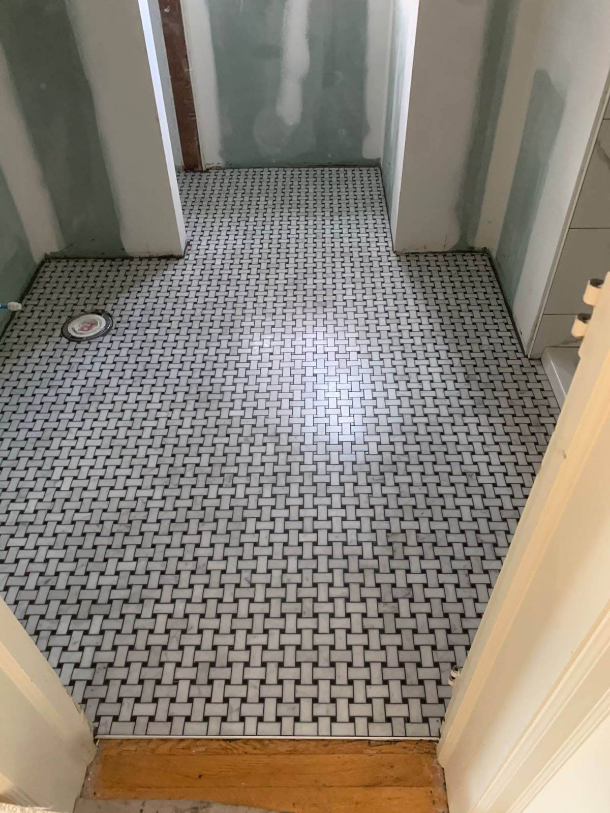 Victoria's Home Improvement LLC - Castelo Branco - Tile Repair
