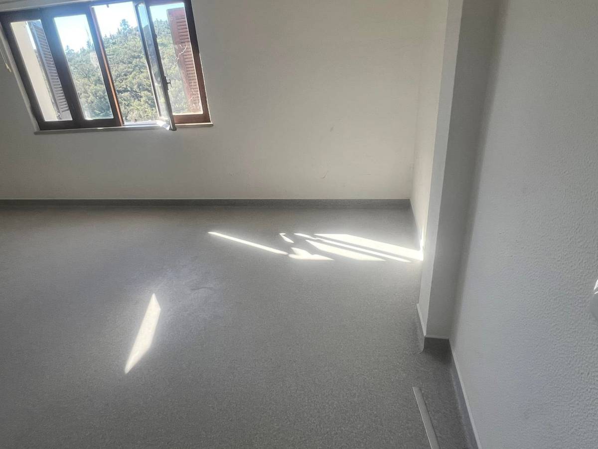 Bogdan - Olhão - Réparation ou remplacement de revêtement de sol en pierre ou carrelage