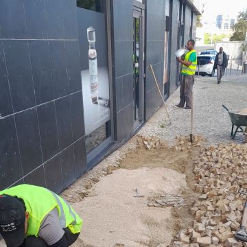 Area Cosmopolita, Lda - Oeiras - Instalação de Relva Artificial