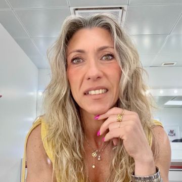 Carla leite - Maquilhadora Profissional Televisão & Noivas - Oeiras - Aulas de Maquilhagem