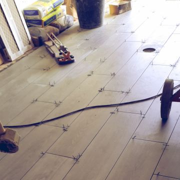 Fabiano remodelações e construções - Lagoa - Stone or Tile Flooring Installation