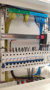 Alexta Soluções e Inovações Elétricas - Maia - Instalação de Disjuntor ou Caixa de Fusíveis