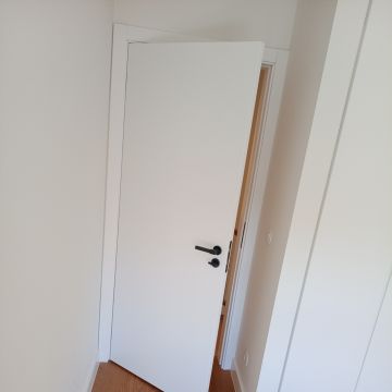 Jonce Tomás-Montagens - Barreiro - Schrank umbauen
