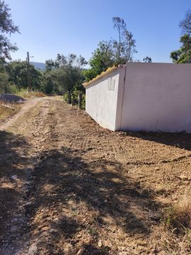 First Hand - Castelo Branco - Rohrleitungen installieren
