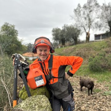 The Gardener Andrei - Braga - Tree Stump Grinding and Removal