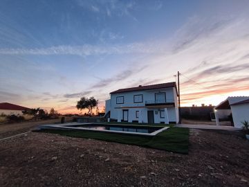 First Hand - Castelo Branco - Zentrale Klimaanlage reparieren