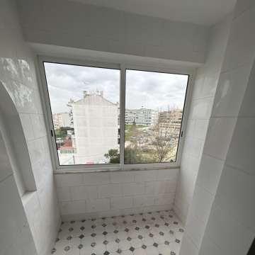 Barrosconstruções - Sintra - Zimmerrenovierung