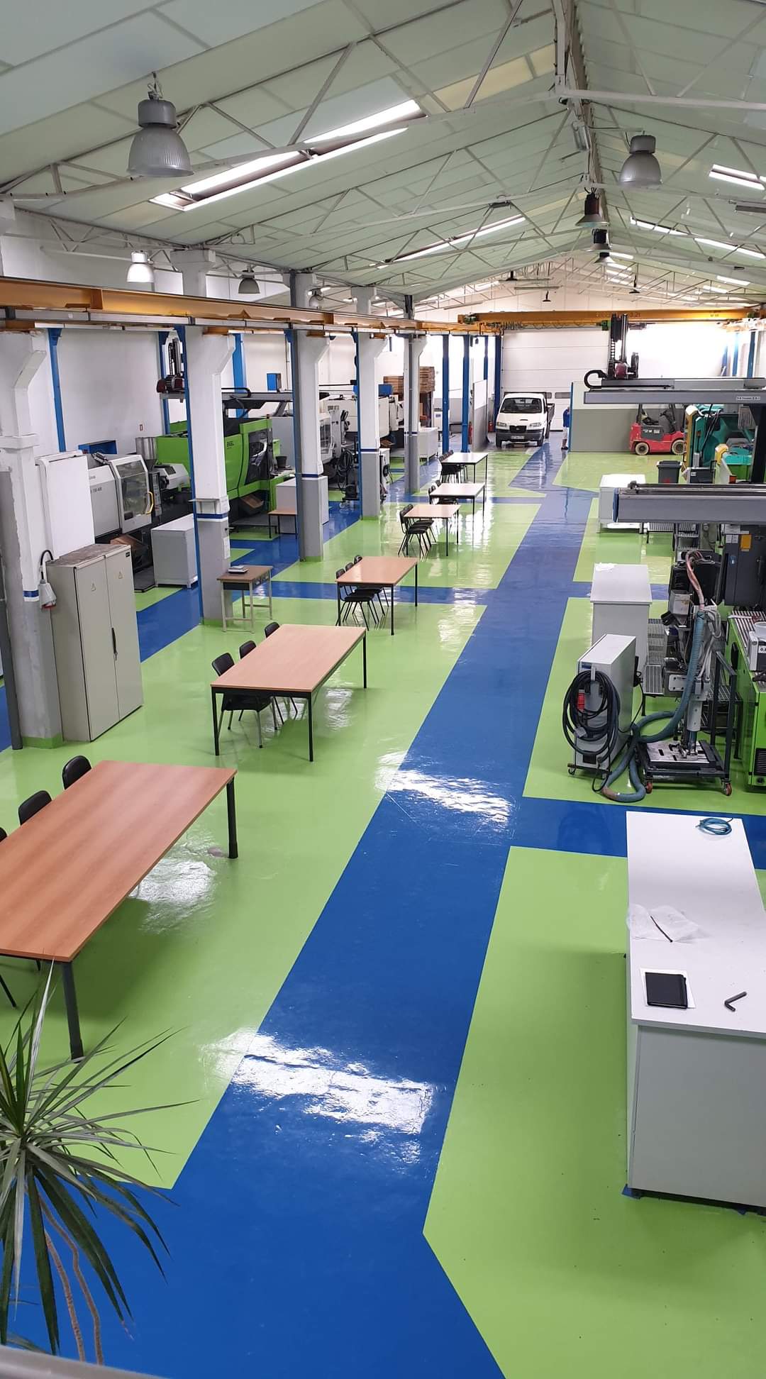 Azidoo Tech - Marinha Grande - Pavillon reparieren oder pflegen
