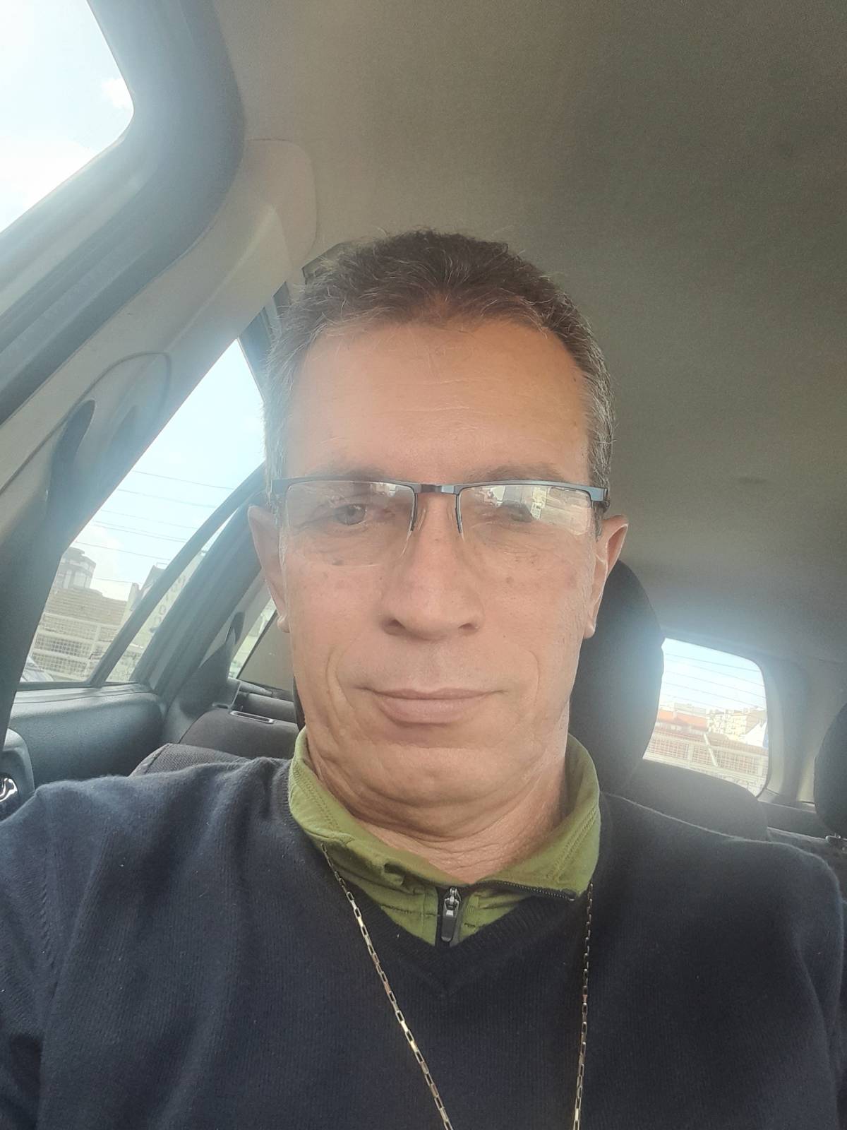 Rodolfo Moura. Pinturas em geral - Barreiro - Instalação de Pavimento em Pedra ou Ladrilho