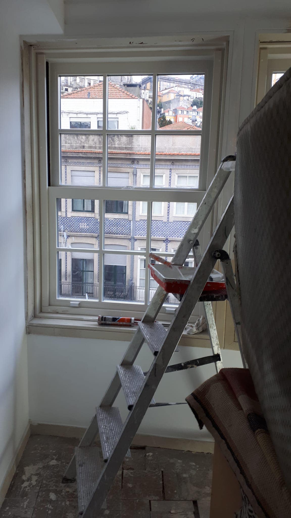 English Speaking - Handyman Services - Paços de Ferreira - Bilder aufhängen und Kunstinstallationen anbringen