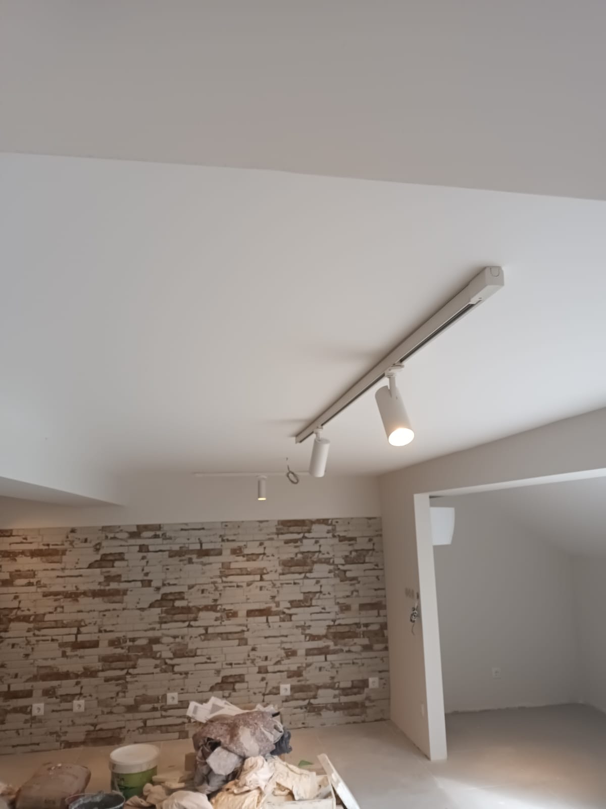 Electrafix - Odivelas - Installation d'interrupteurs et de prises