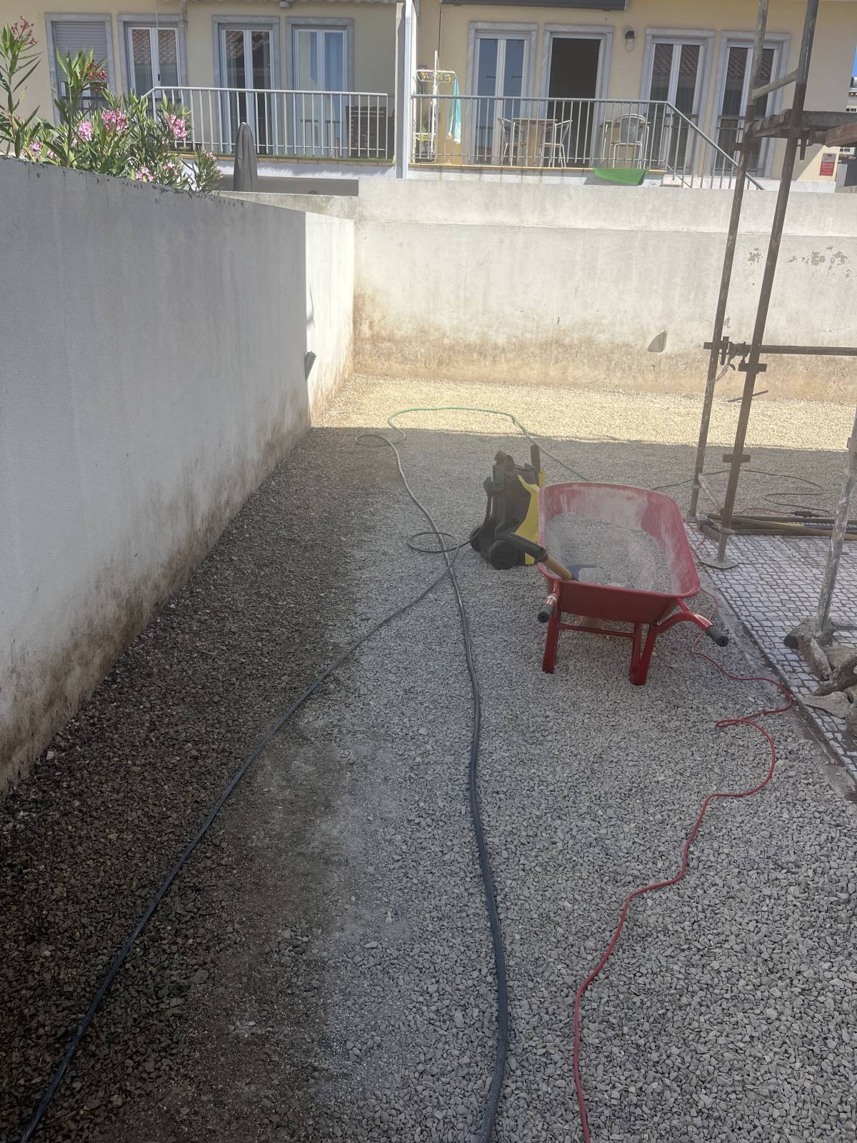 aa.jardins - Cascais - Stone or Tile Flooring Installation
