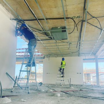 Anjos Assertivos Lda - Loures - Picture Hanging and Art Installation