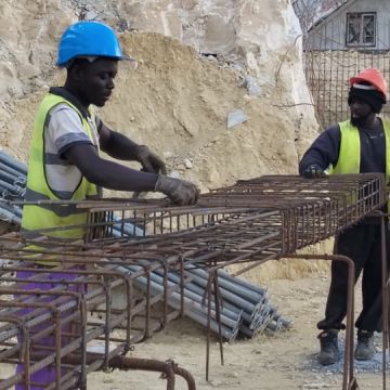 VERONI CONSTRUÇÃO & LSF - Lisboa - Trockenbau reparieren und Oberflächenstruktur geben