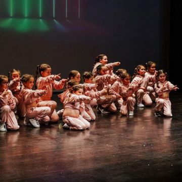 Geração Colorida - Paredes - Espectáculos de danza