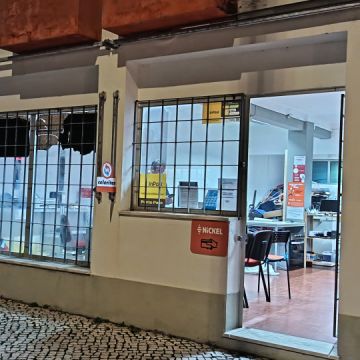 Carlos Prazeres - Almeirim - Design de Logotipos