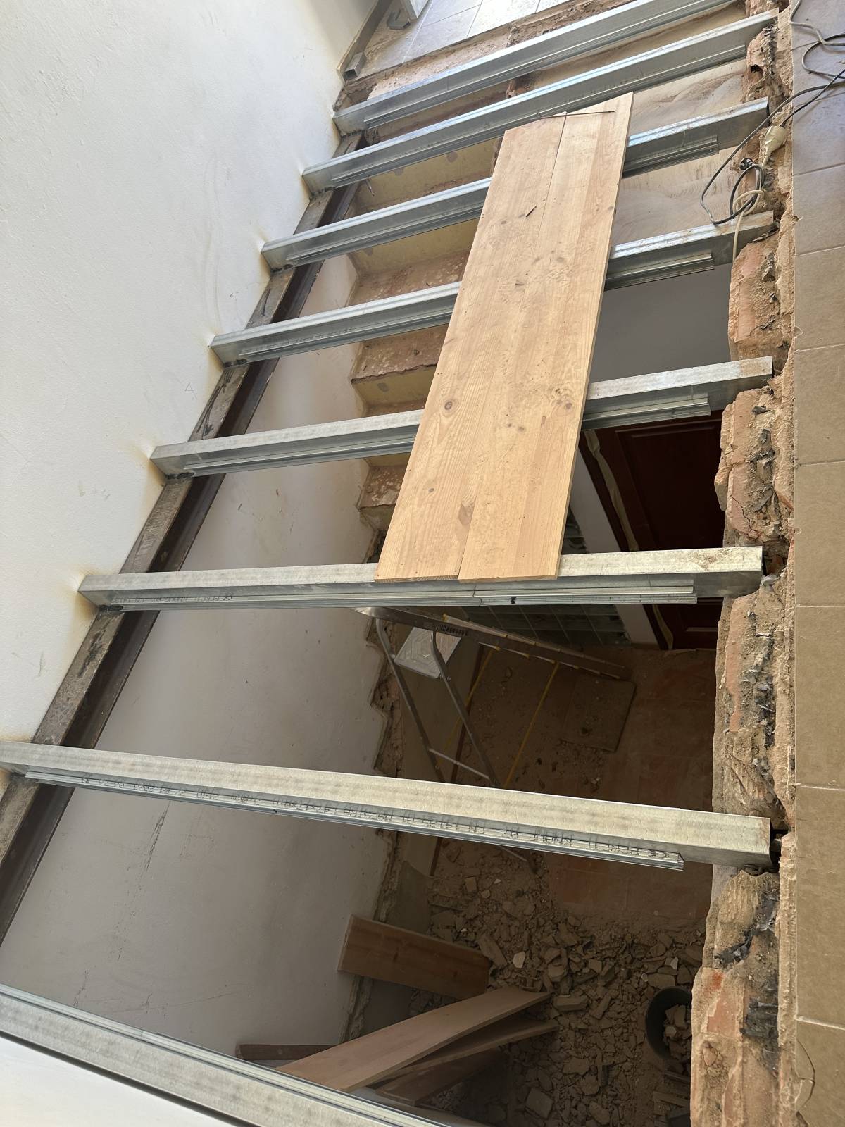 Souza & Carmargo Construções - Silves - Instalação de Cerca para Cães