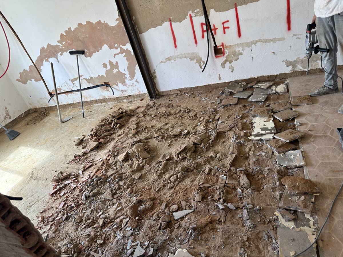 Souza & Carmargo Construções - Silves - Montagem de Mobiliário ou Equipamento Exterior