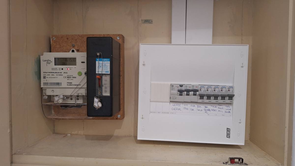 JRF Instalações Eléctricas - Vila Franca de Xira - Electricista