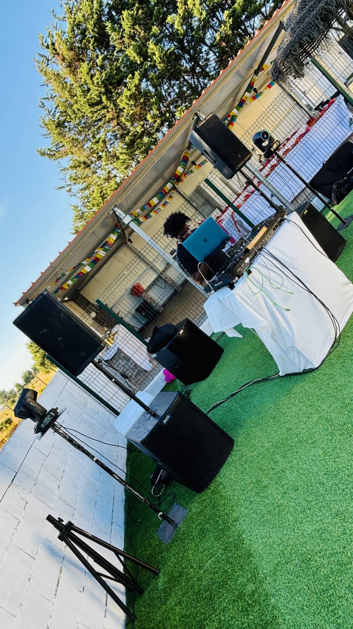Vibebox🎶🎵🔊 - Moita - DJ para Casamentos