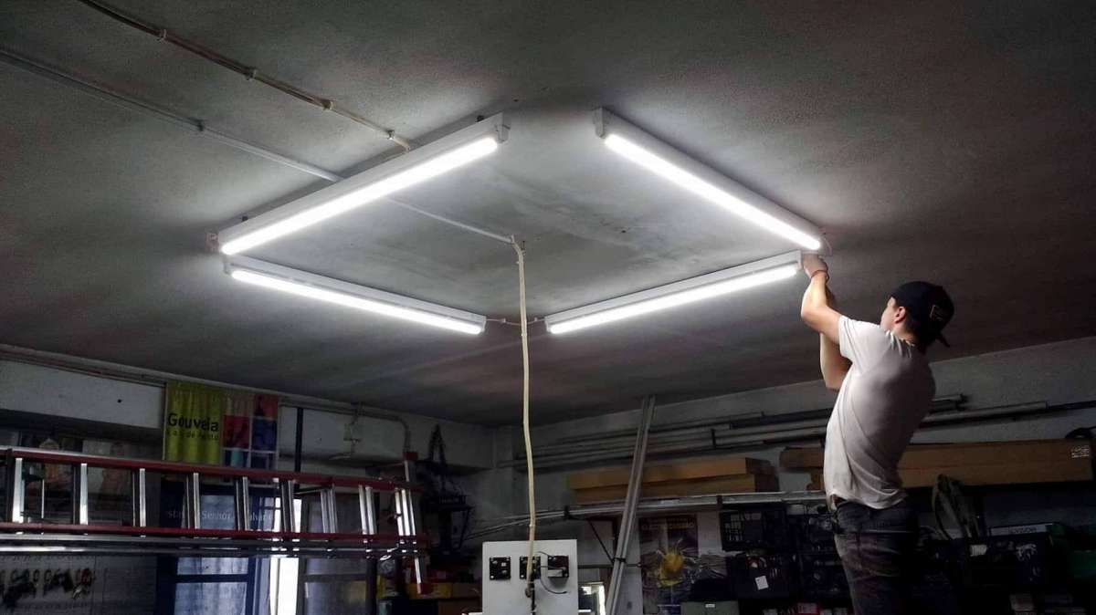 Bernardo Peixoto Ramos - Seia - Lamp Installation