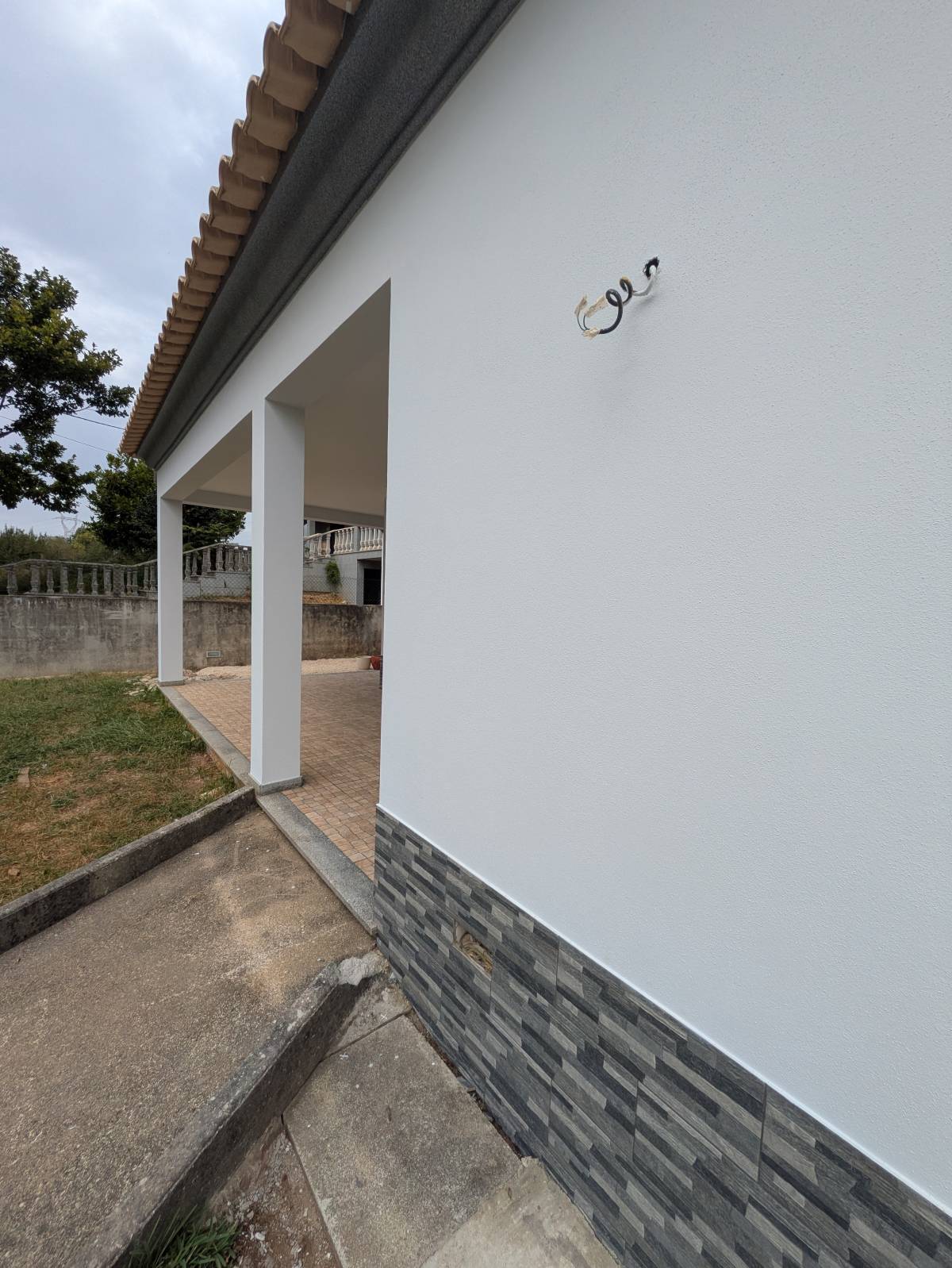 Miguel Dias - Oliveira do Bairro - Innenwand einbauen