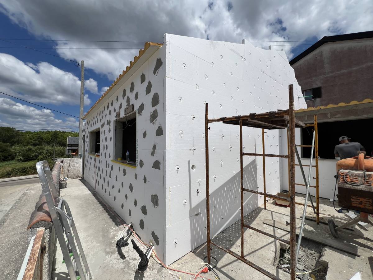 Themelios Construção e Remodelação - Coimbra - Gazebo Installation