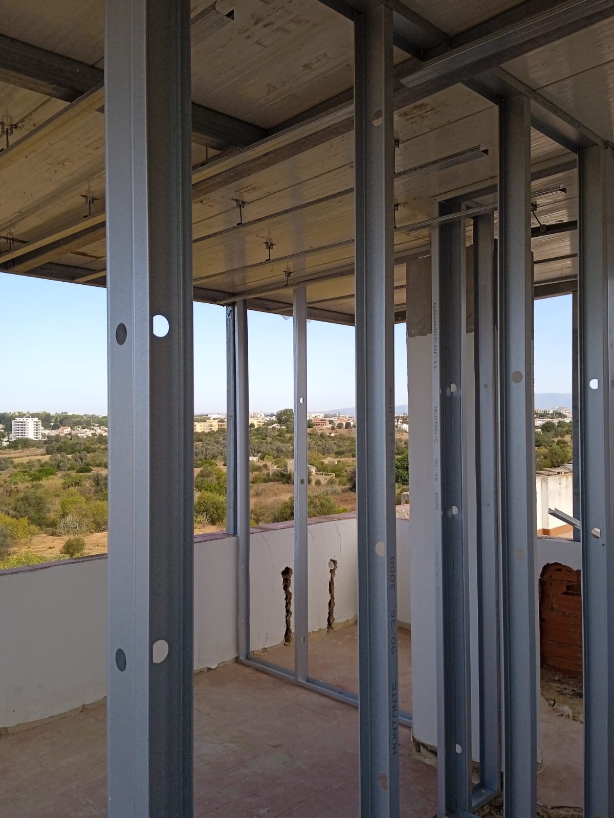 Souza & Carmargo Construções - Silves - Instalação de Escadas