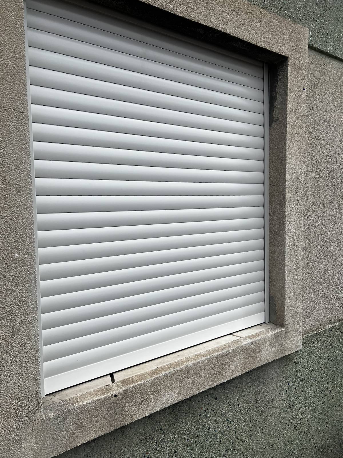 RREstores - Barreiro - Instalación de ventanas de aluminio