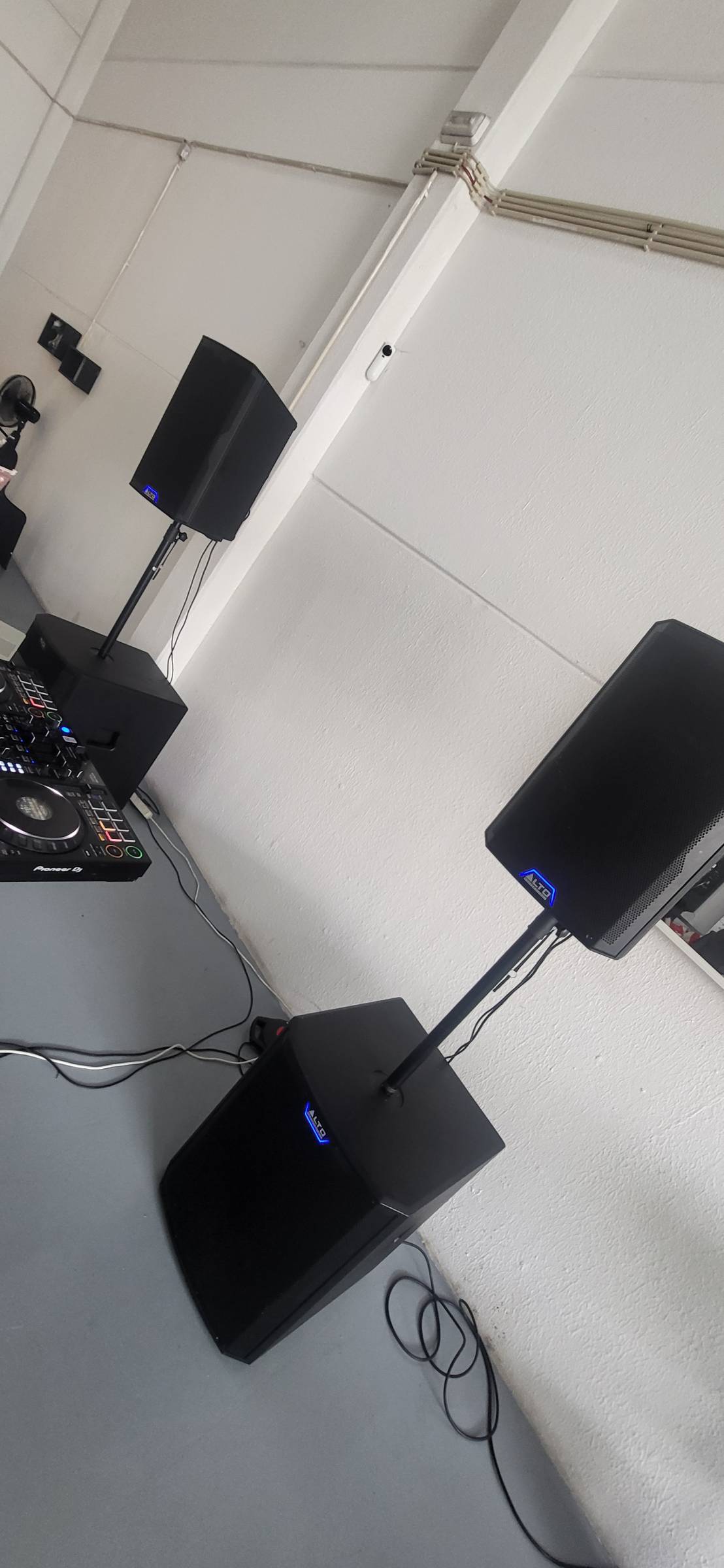 Vibebox🎶🎵🔊 - Moita - Aluguer de Equipamento de Vídeo para Eventos