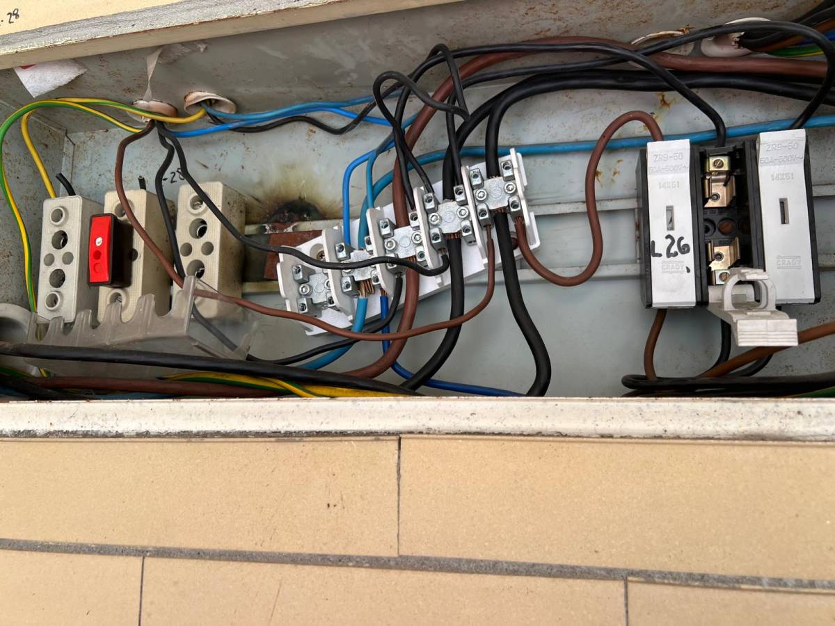 JRF Instalações Eléctricas - Vila Franca de Xira - Reparación de cajas de fusibles