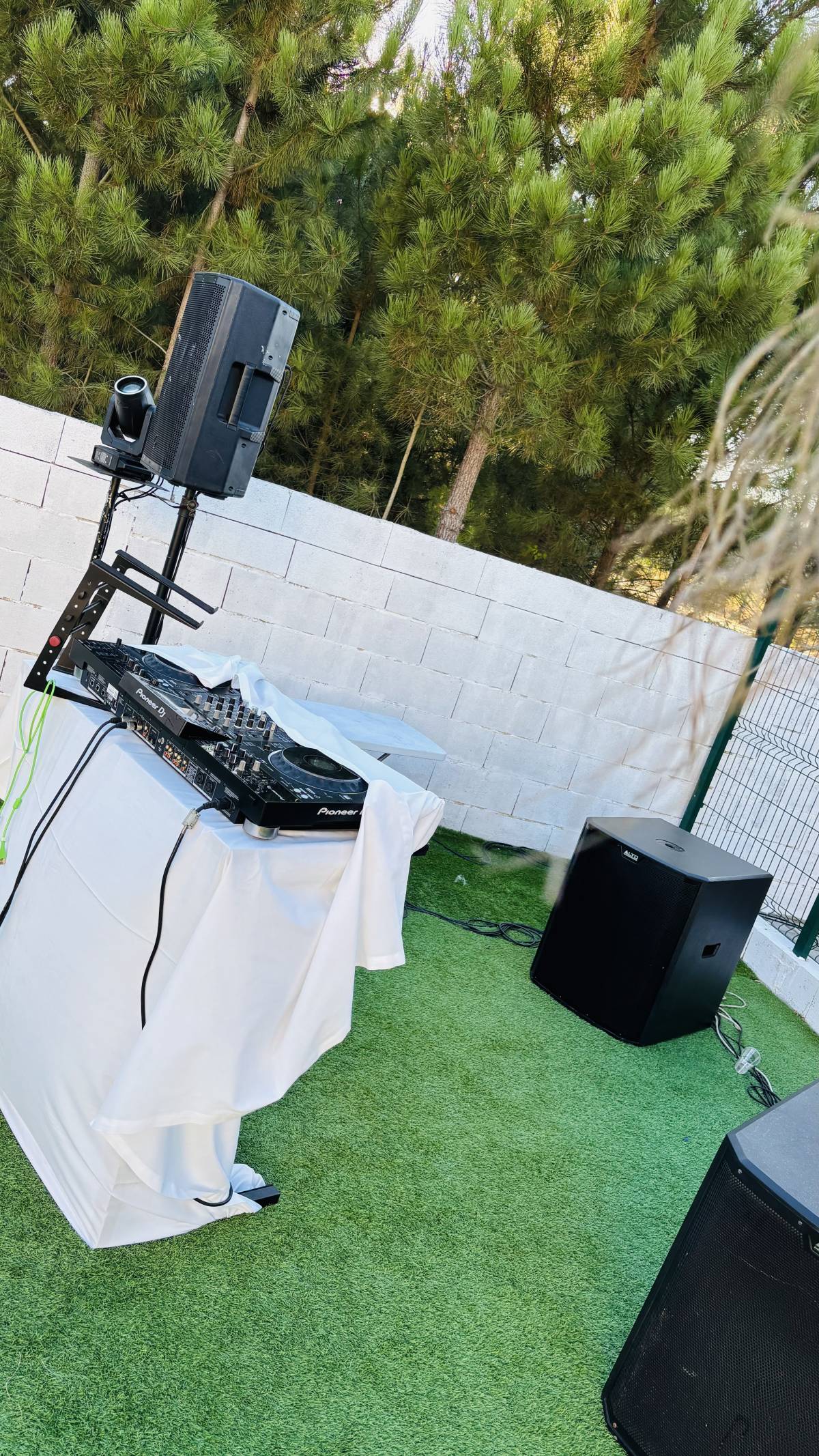 Vibebox🎶🎵🔊 - Moita - Aluguer de Equipamento de Iluminação para Eventos