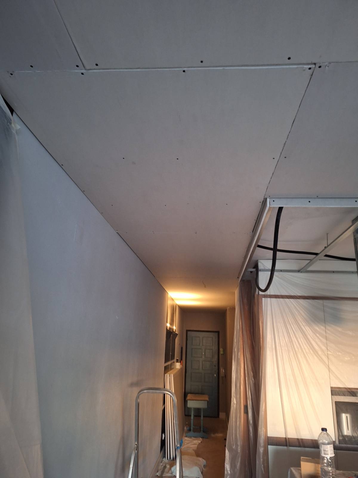 Rodrigo silva - Albufeira - Wallpaper Installation