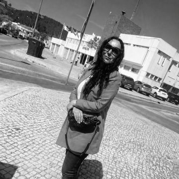 Ter.Tânia Flávia Pereira - Almada - Tarologue