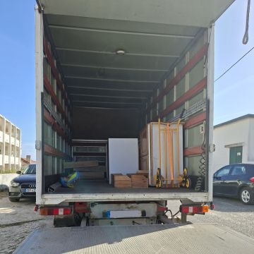 Mudanças & Transportes - Caldas da Rainha - Heben und Bewegen schwerer Möbel