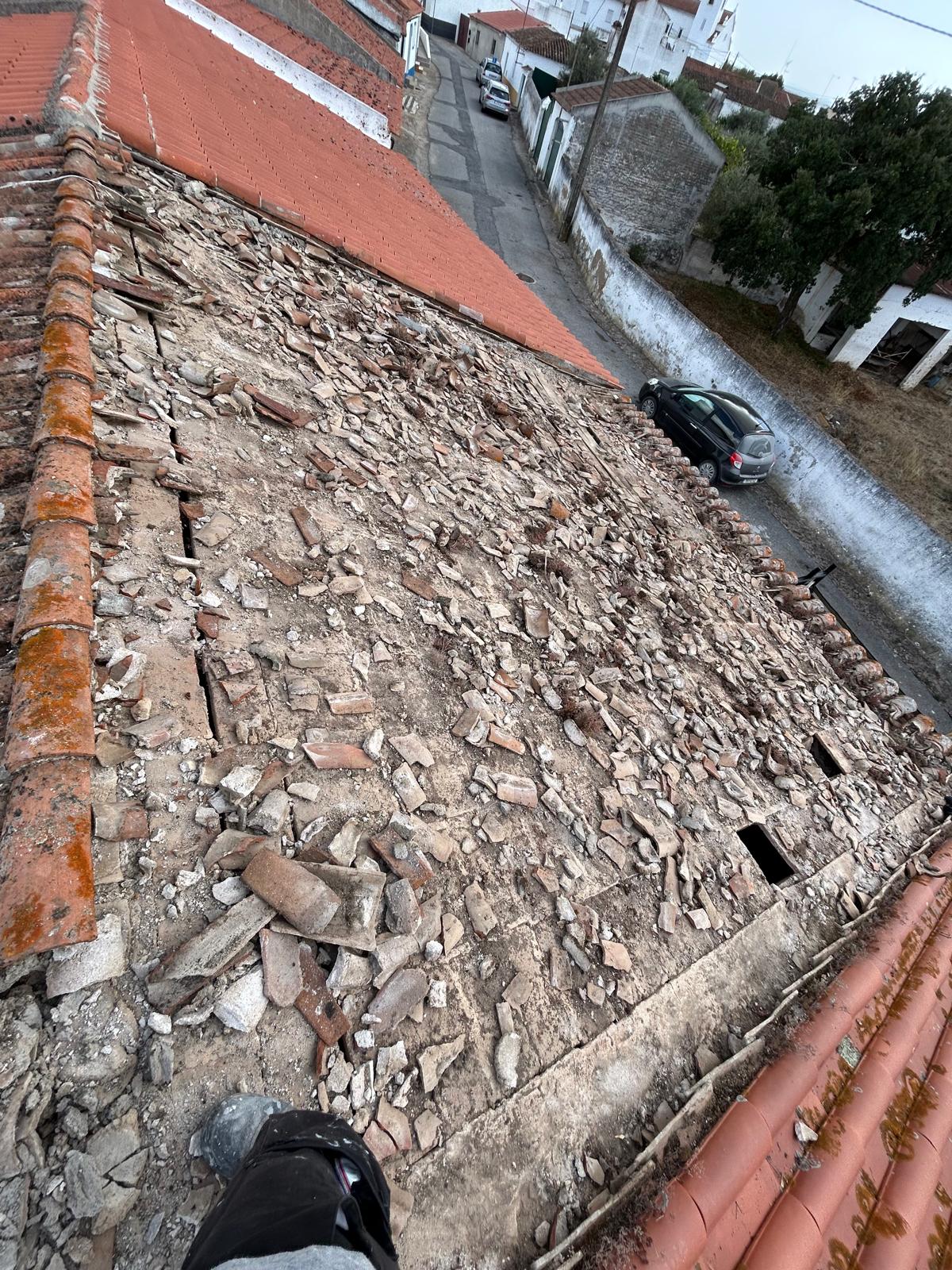 Zer remodelação e telhados - Évora - Baldosas