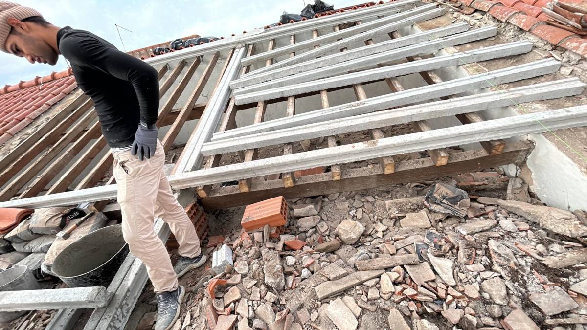 Zer remodelação e telhados - Évora - Reparación de suelos de madera o reemplazo parcial