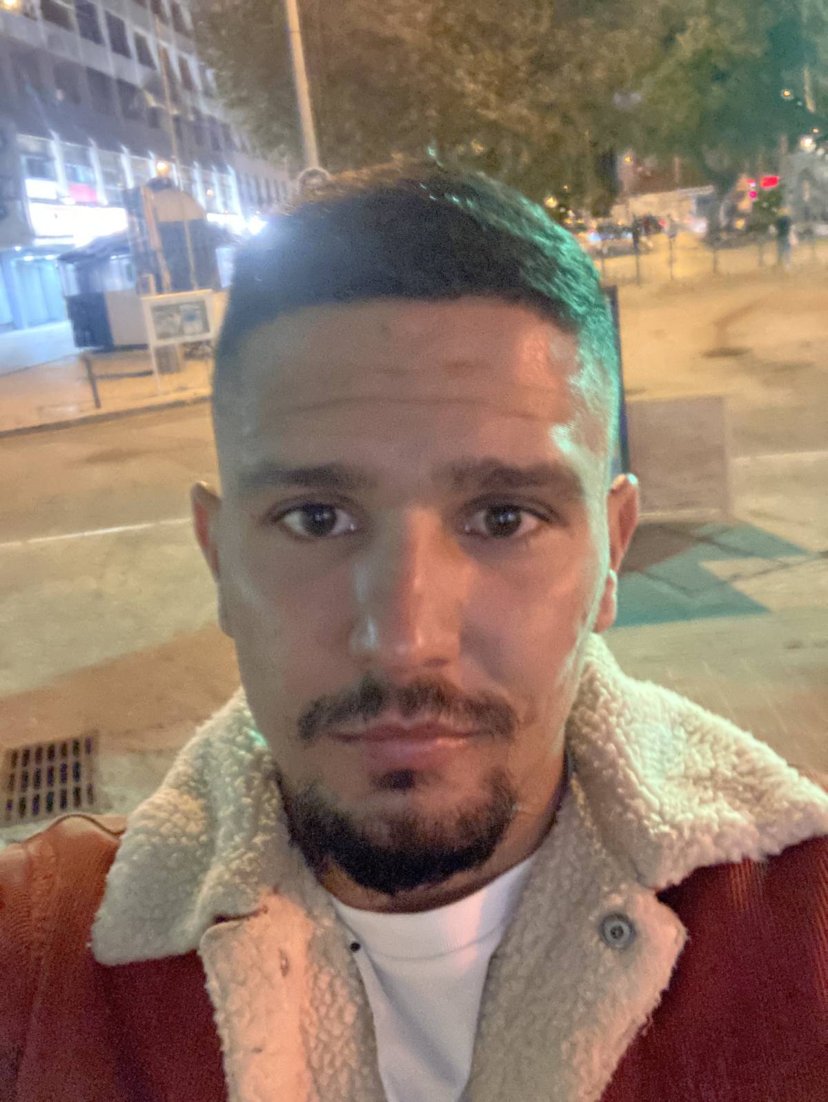 Carlos Junior - Almada - Instalação de Pavimento em Pedra ou Ladrilho