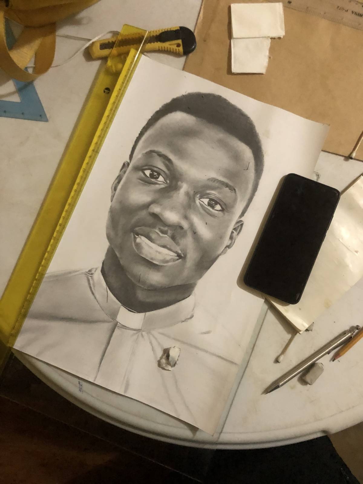 Artista Plástico Especialista em Retratos Realistas a Grafite. - Lousada - Trabalhos Manuais e Artes Plásticas