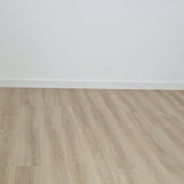 Edifica Remodelaçoes, pinturas personalizadas e serviços em geral... A qualidade é que faz a diferença. - Sintra - Instalação de Lâmpada