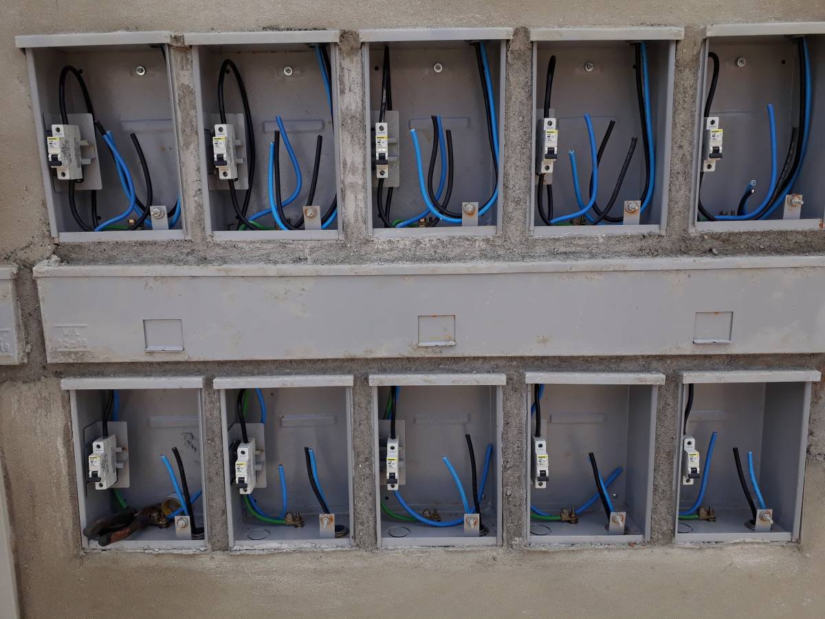 Ademar eletricista e obras gerais - Barreiro - Antena Parabólica