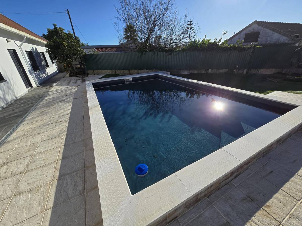 CRC Construções - Seixal - Limpeza ou Manutenção de Piscina