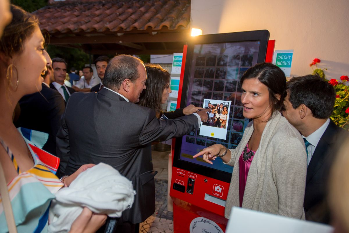 Catchy Kiosks Photobooth - Sintra - Aluguer de Cabine de Fotos